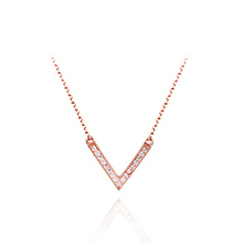 Hochwertige preiswerte V-Formdiamant-hängende Halskette gefälschte Diamant-kubische Zirconia-Halskette
